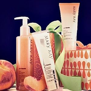 PEACH SATIN HANDS PAMPERING 3pc SET  MARY KAY NEW